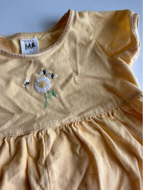 Vintage 90s Baby Gap Yellow Daisy Bee Embroidered Bubble Romper Size S 3-6M